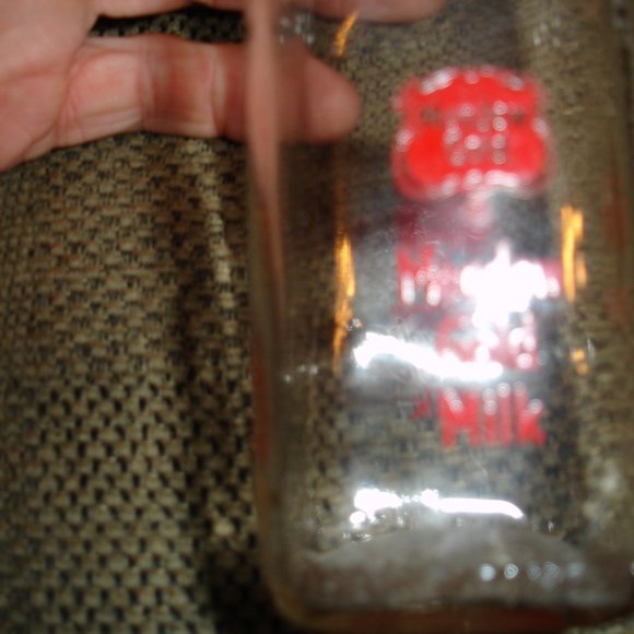 Bundle of 4 Vintage Half Pint Clear Glass Bottles No Lid - Meadow Gold Milk Plus - Picture 2 of 11